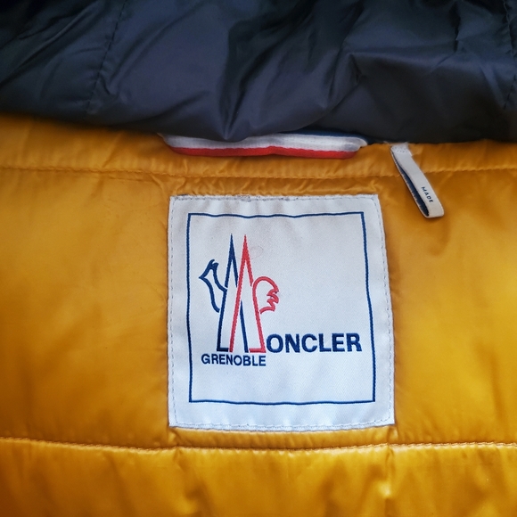 Moncler Jacket - Picture 12 of 12